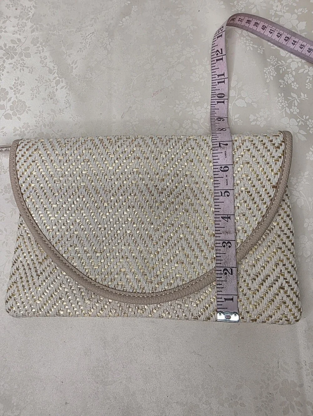 NWT Shiraleah x Express Gold Woven Straw Envelope Clutch Bag Beige Chevron